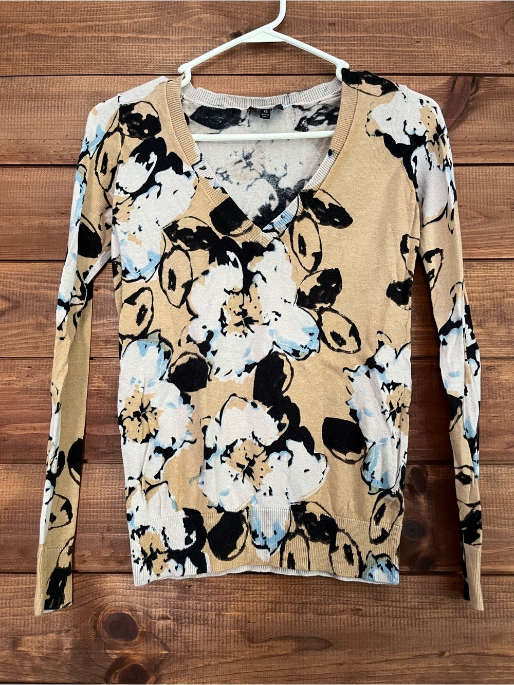 The Limited V-Neck Floral Sweater - Size XS - Tan, White, Black, Light Blue